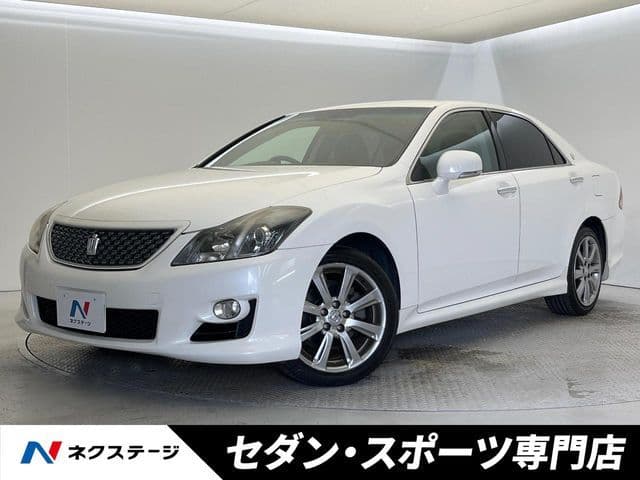 TOYOTA CROWN sedan