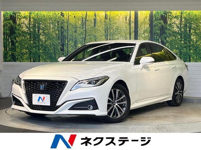 TOYOTA CROWN sedan hybrid