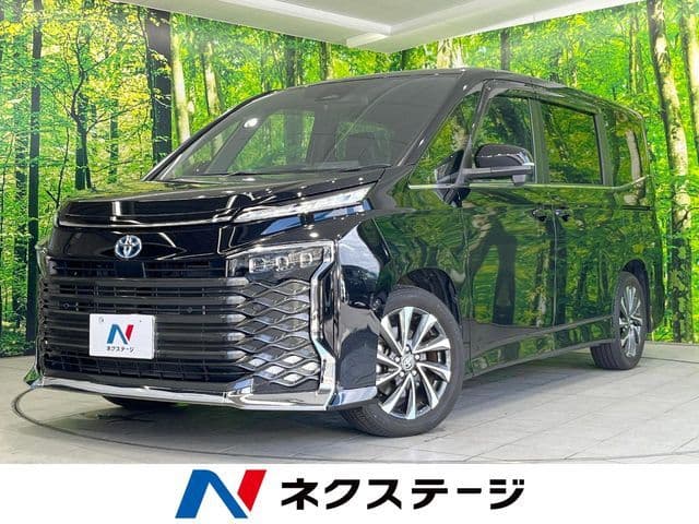 TOYOTA VOXY HYBRID