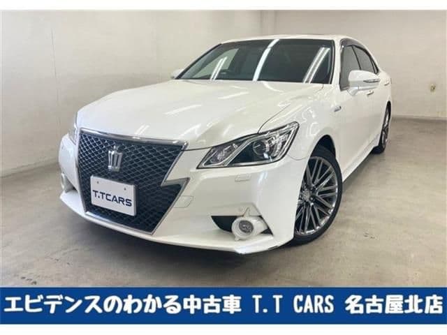 TOYOTA CROWN sedan hybrid