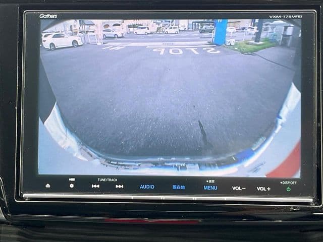 Car thumbnail 3