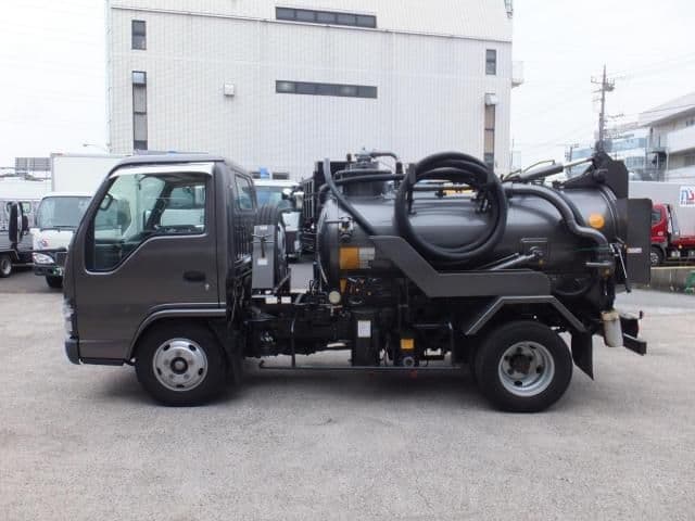 ISUZU