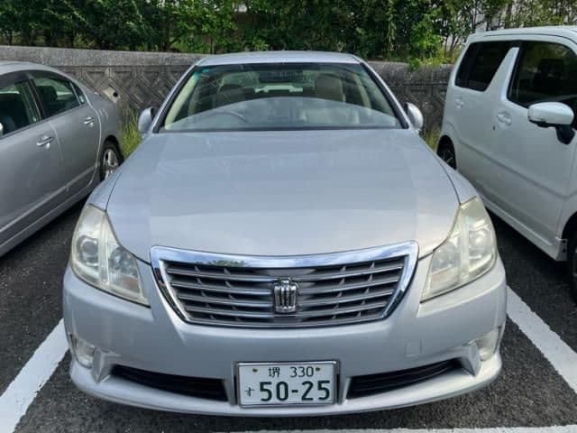 TOYOTA CROWN sedan