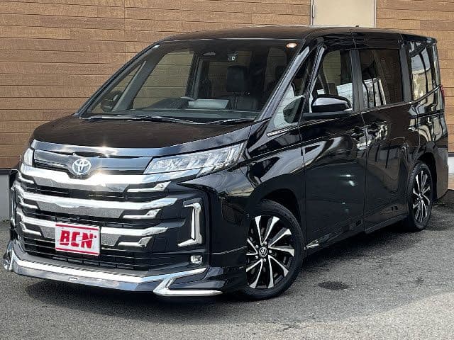 TOYOTA NOAH