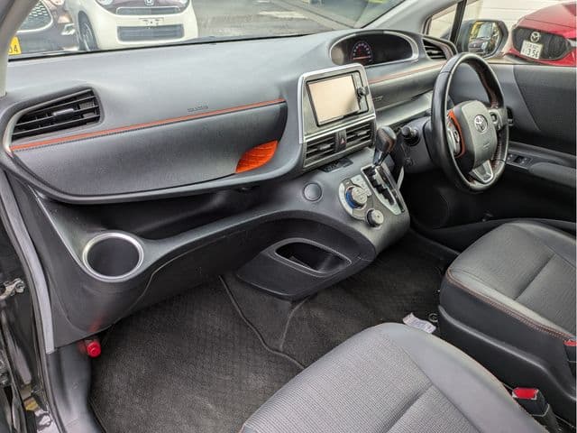 Car thumbnail 3