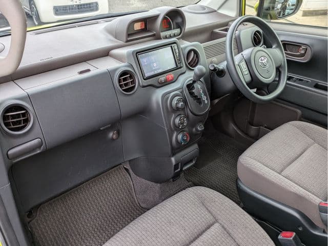 Car thumbnail 3
