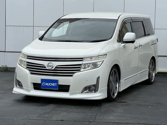 NISSAN ELGRAND  4WD