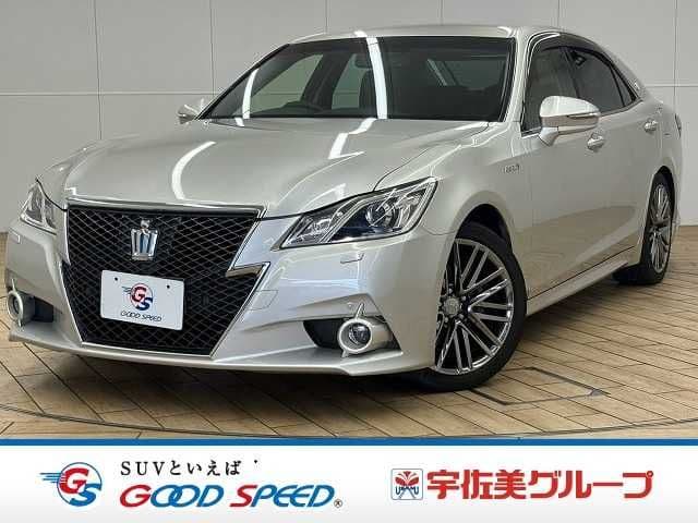 TOYOTA CROWN sedan hybrid