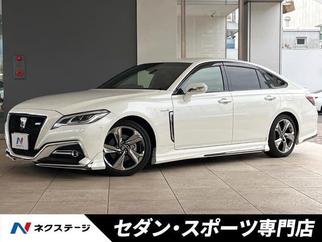 TOYOTA CROWN sedan hybrid