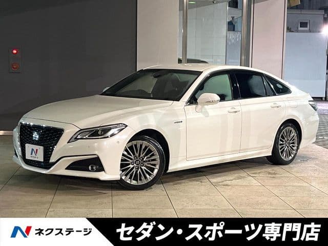 TOYOTA CROWN sedan hybrid