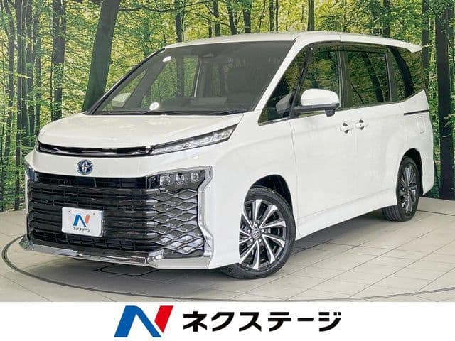 TOYOTA VOXY HYBRID