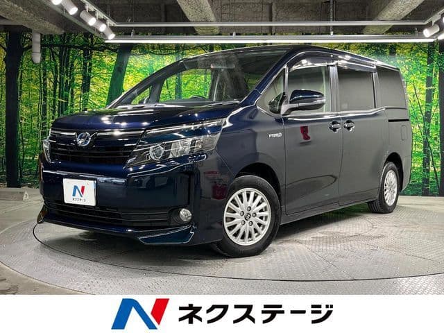 TOYOTA VOXY HYBRID