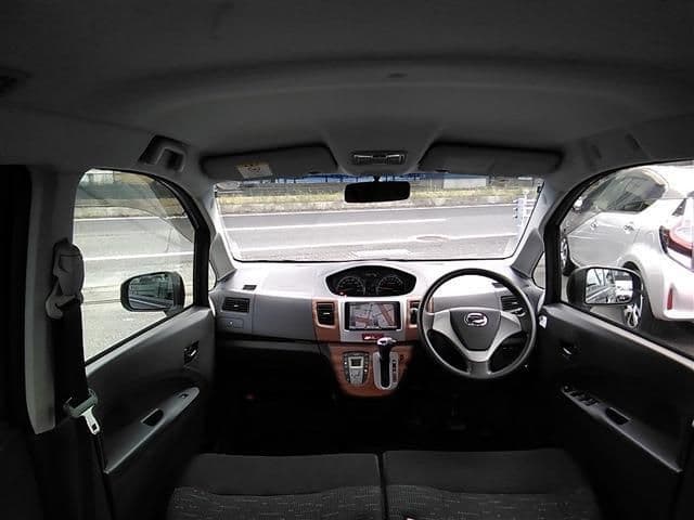 Car thumbnail 4