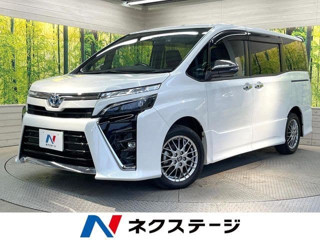 TOYOTA VOXY HYBRID