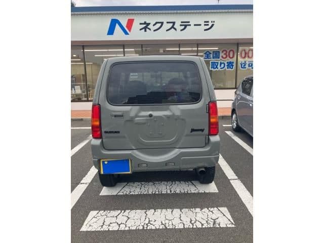 Car thumbnail 3