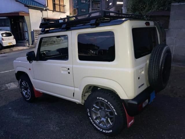 Car thumbnail 3