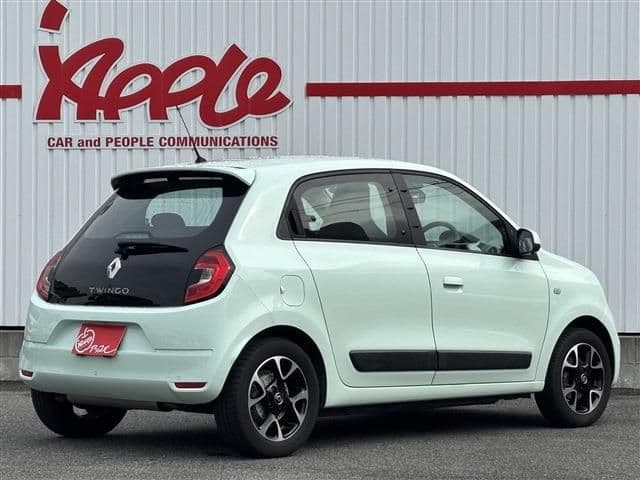 Car thumbnail 3