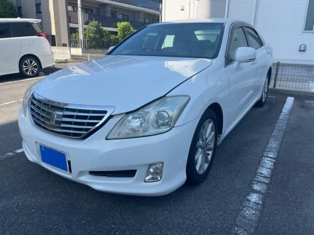 TOYOTA CROWN sedan