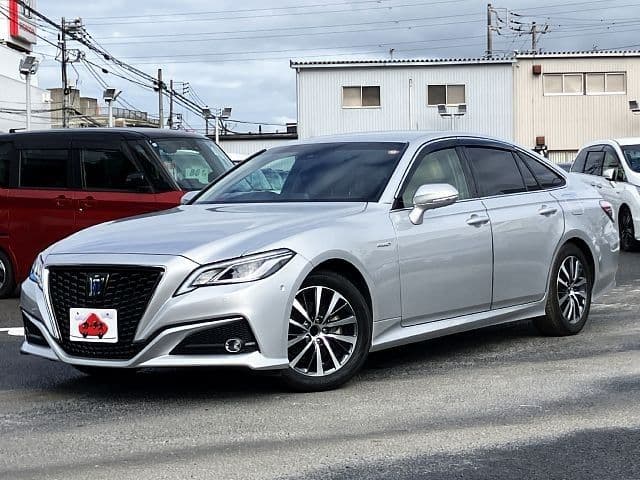 TOYOTA CROWN sedan hybrid