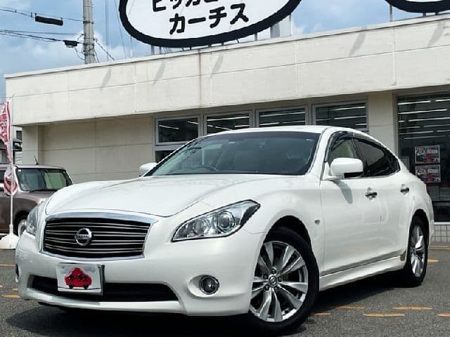 NISSAN FUGA