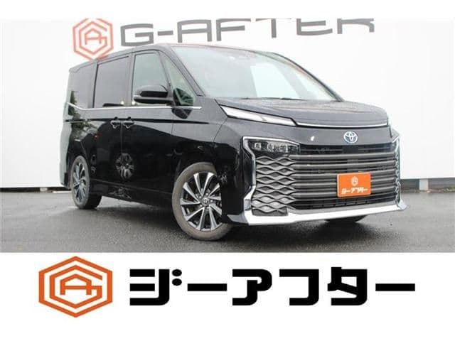 TOYOTA VOXY HYBRID
