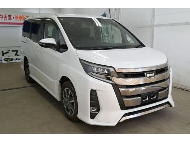 TOYOTA NOAH 4WD