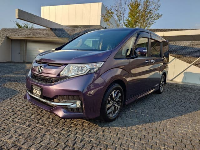 HONDA STEPWAGON SPADA