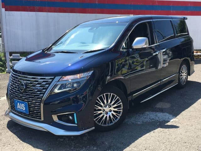 NISSAN ELGRAND