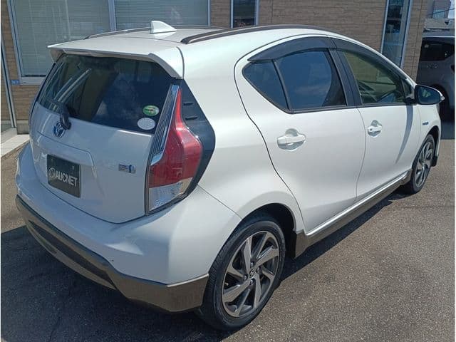 Car thumbnail 3