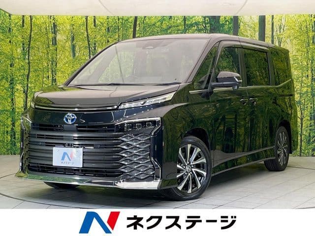 TOYOTA VOXY HYBRID