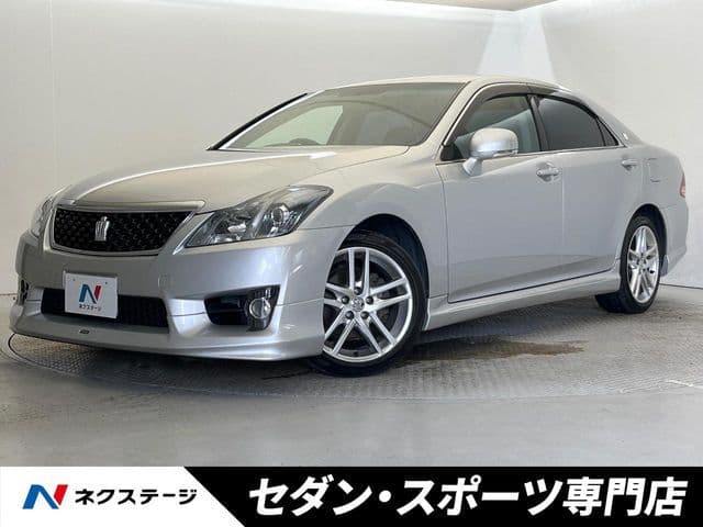 TOYOTA CROWN sedan