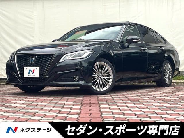 TOYOTA CROWN sedan hybrid