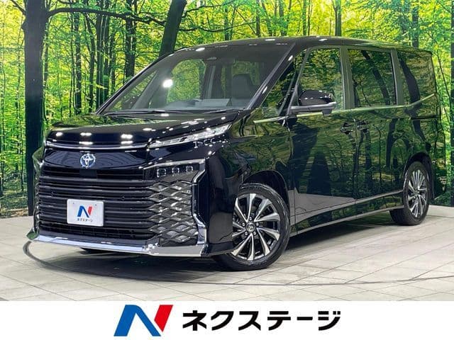 TOYOTA VOXY HYBRID