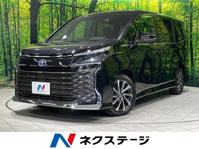 TOYOTA VOXY HYBRID