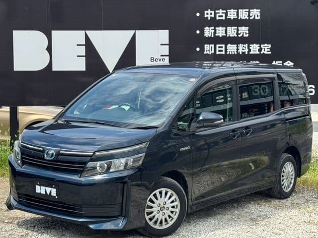 TOYOTA VOXY HYBRID