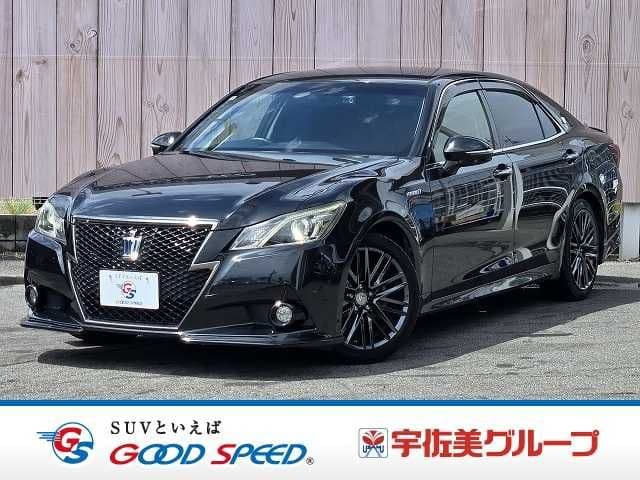 TOYOTA CROWN sedan hybrid