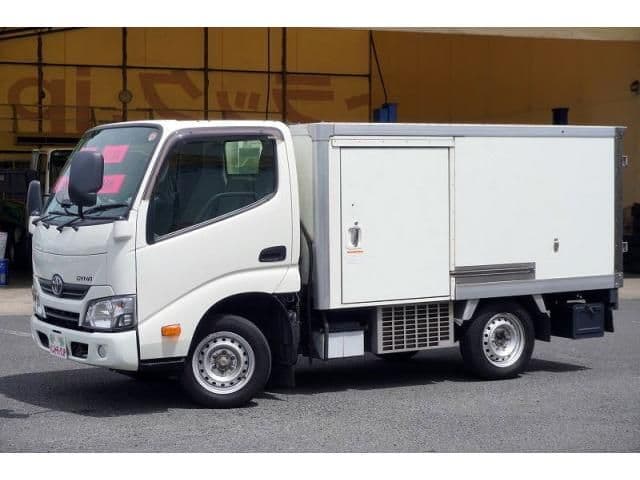 TOYOTA DYNA