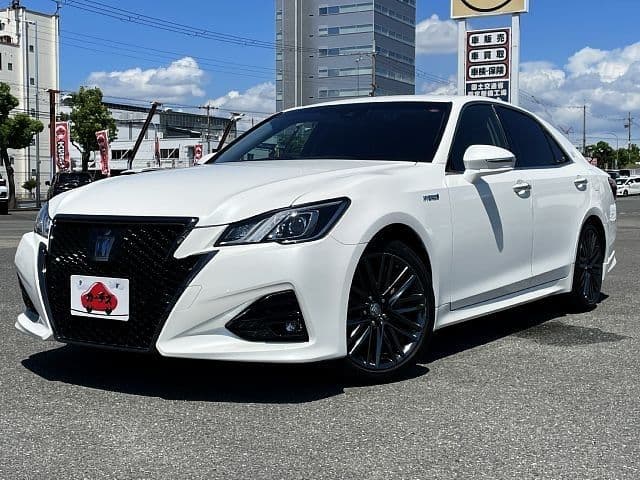 TOYOTA CROWN sedan hybrid