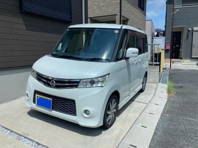 NISSAN ROOX