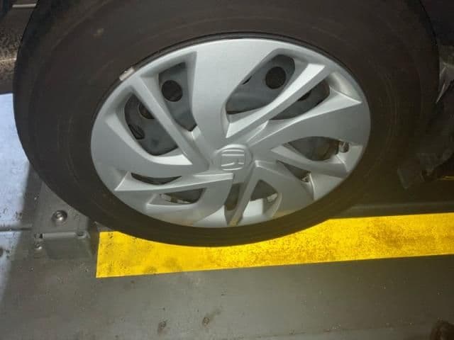 Car thumbnail 4
