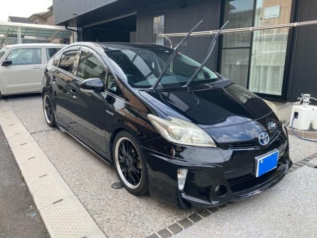 TOYOTA PRIUS
