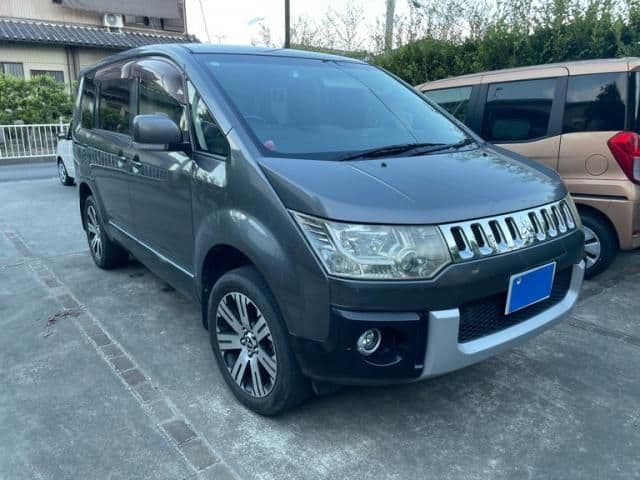 MITSUBISHI DELICA D:5 4WD