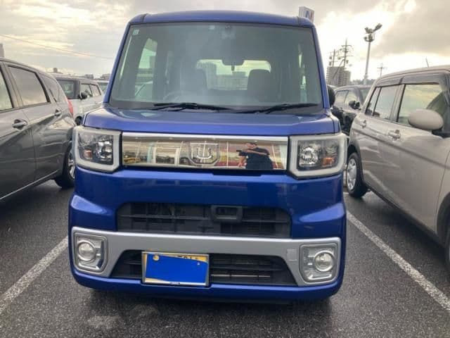 DAIHATSU WAKE