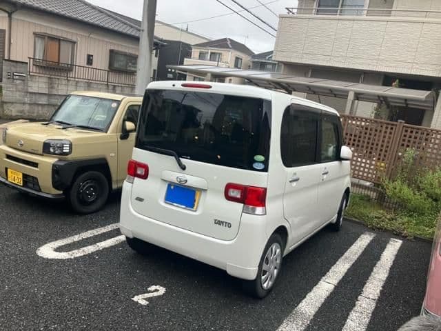 Car thumbnail 4