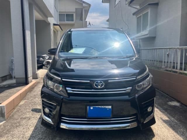 TOYOTA VOXY 4WD