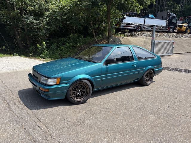 Car image 1