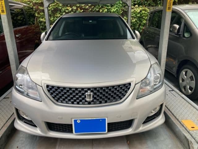 TOYOTA CROWN sedan