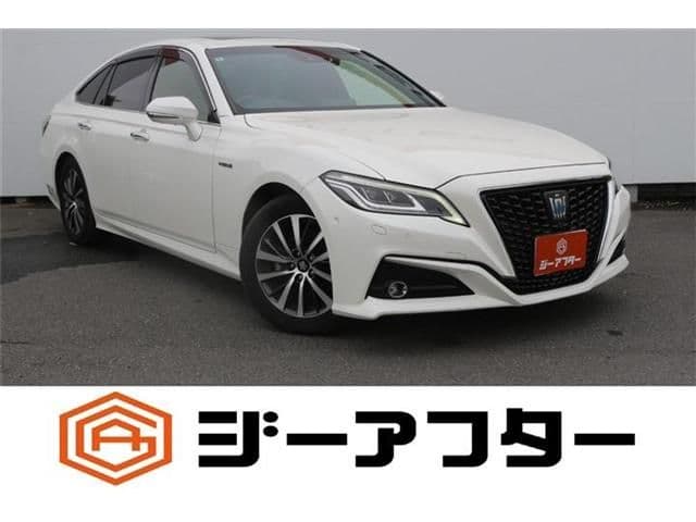 TOYOTA CROWN sedan hybrid
