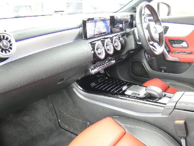 MERCEDES BENZ