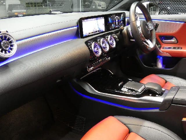 MERCEDES BENZ